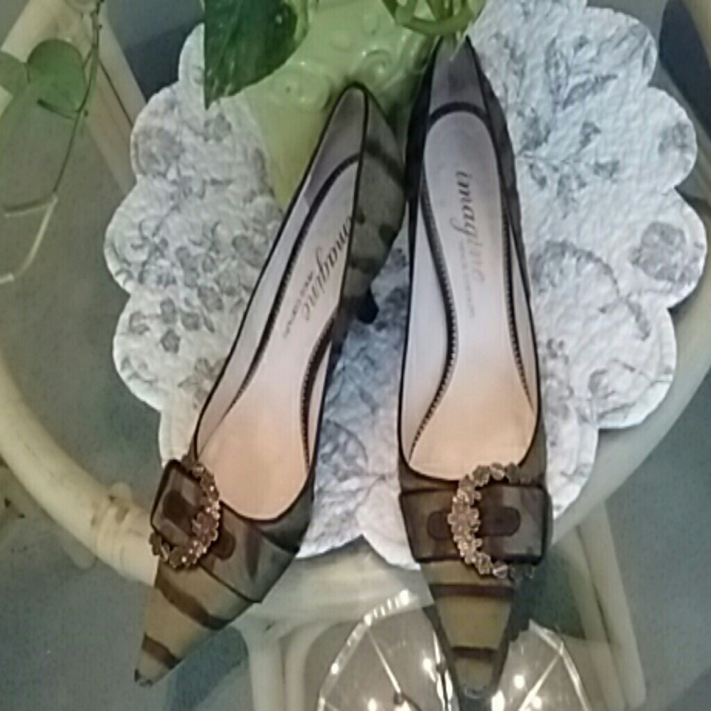 Imagine by Vince Camuto Pumps!